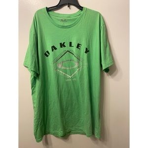Mens oakley tshirt xl